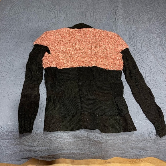 Handmade sweater size medium - Picture 2 of 4